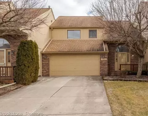 2203 Rochelle Park Dr, Rochester Hills, MI 48309