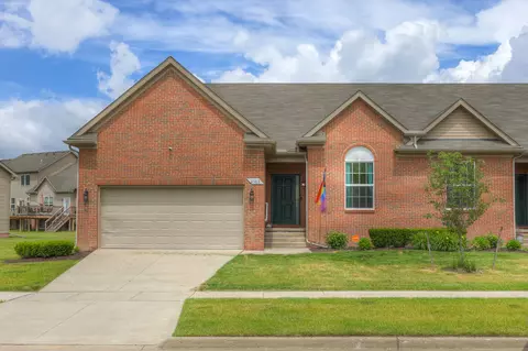 2763 Ambassador Dr, Ypsilanti, MI 48198