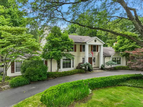965 N Cranbrook Rd, Bloomfield Hills, MI 48301