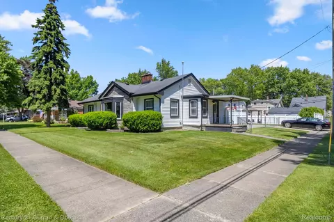 4221 Merrick St, Dearborn Heights, MI 48125