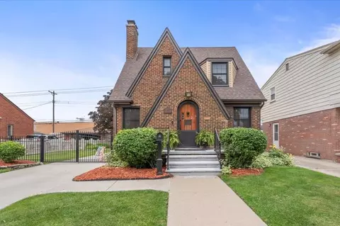 2320 23rd St, Wyandotte, MI 48192