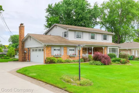 5115 Woodmire Dr, Shelby Township, MI 48316