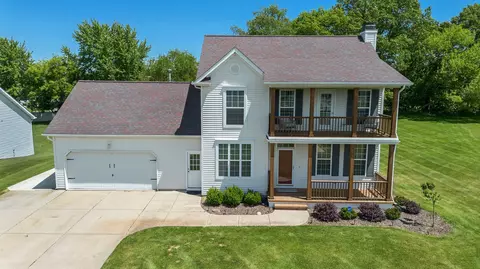 14479 Oak Leaf Trl, Fenton, MI 48451
