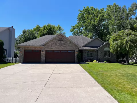 4027 Buckley Dr, Fort Gratiot, MI 48059