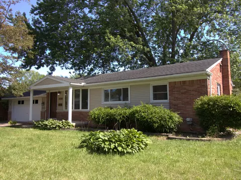 23672 Whitley Dr, Clinton Township, MI 48035