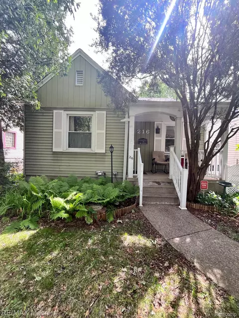 216 N Alexander Ave, Royal Oak, MI 48067