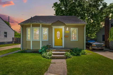 215 Dick Ave, Pontiac, MI 48341