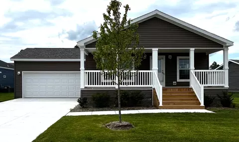 220 Riviera Dr, Lapeer, MI 48446