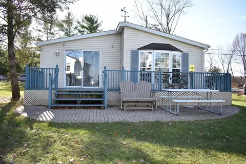 8974 Dexter Pinckney Rd, Dexter, MI 48169
