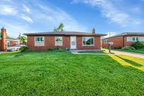 25643 Virginia Dr, Warren, MI 48091