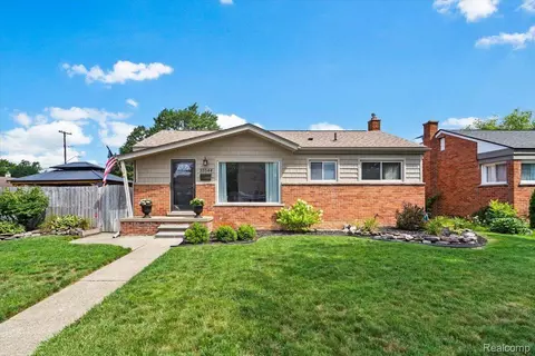 33544 Rosslyn Ave, Garden City, MI 48135
