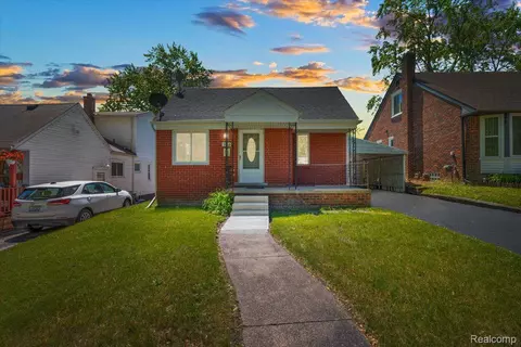 995 Berwick Blvd, Pontiac, MI 48341