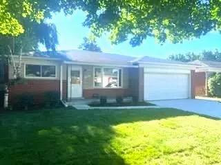 30806 Ridgefield Ave, Warren, MI 48088