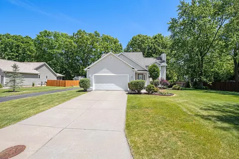 6015 Booth Crt Ct, Flint, MI 48532