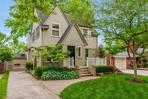 21632 Alexander St, Saint Clair Shores, MI 48081