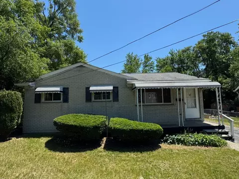 102 Cadillac St, Pontiac, MI 48342