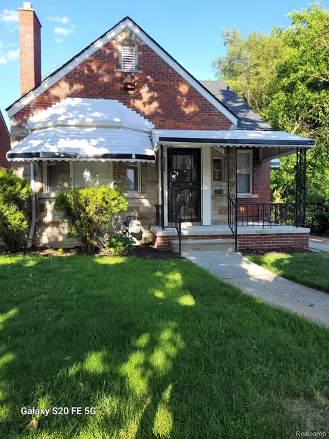 18480 Pinehurst St, Detroit, MI 48221