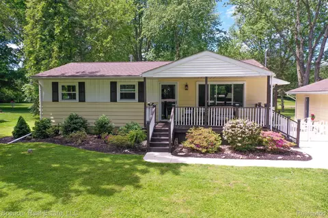9156 Mcwain Rd, Grand Blanc, MI 48439