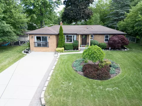352 Bunny Run Blvd, Orion, MI 48362