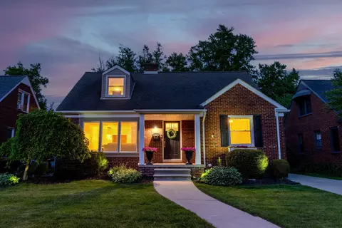 26058 Wyoming Rd, Huntington Woods, MI 48070