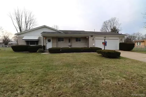 6585 Almond Ln, Clarkston, MI 48346