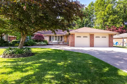 37239 Ingleside St, Clinton Township, MI 48036