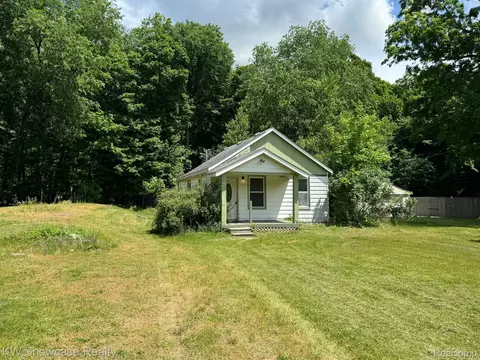 21420 Parker St, Farmington Hills, MI 48336
