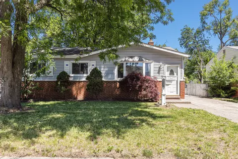 35224 Phyllis St, Wayne, MI 48184