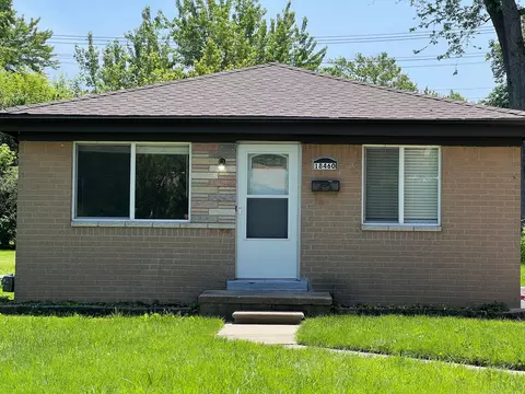 18460 Hazelwood St, Roseville, MI 48066