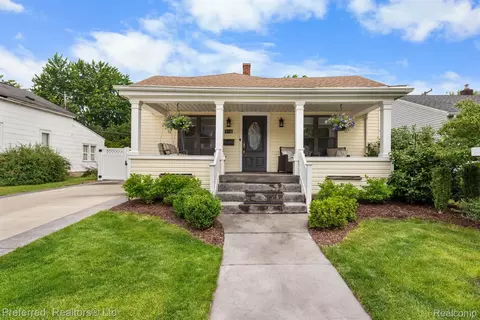 918 Hartsough St, Plymouth, MI 48170