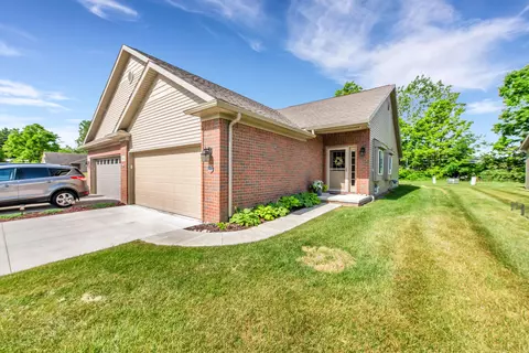 808 Chelsea Rdg #22, Howell, MI 48843