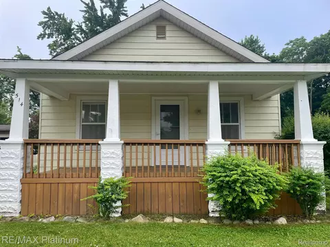 514 Tickner St, Linden, MI 48451