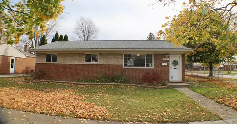 33708 Vista Way, Fraser, MI 48026