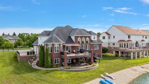 13239 Van Pamel Dr, Shelby Township, MI 48315