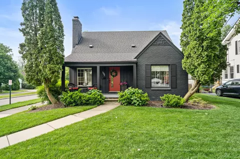 10705 Kingston Ave, Huntington Woods, MI 48070