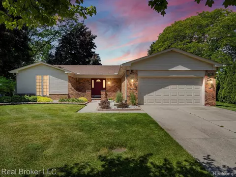 3513 Millay Dr, Troy, MI 48083