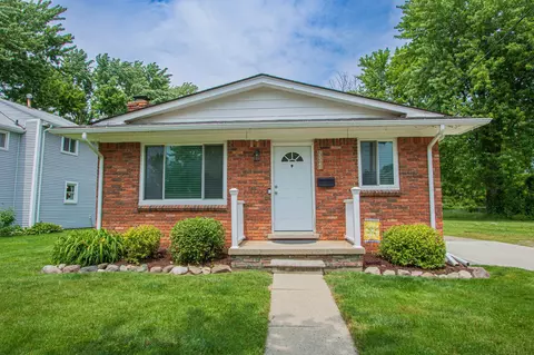 35349 Monroe St, Richmond, MI 48062