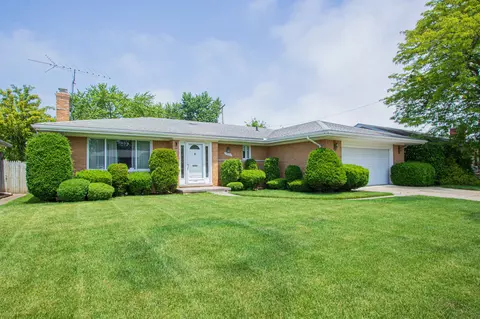 23171 Gladhill Ln, Saint Clair Shores, MI 48080