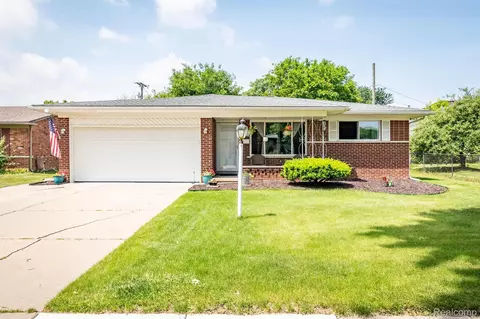 34461 Barnum Dr, Sterling Heights, MI 48312