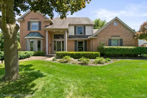 48161 Park Lane Ct, Canton, MI 48187
