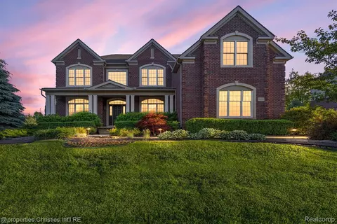 50505 Briar Ridge Ln, Northville, MI 48168