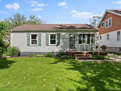 33314 Duncan Ave, Fraser, MI 48026