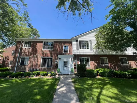 23307 Edsel Frd, Saint Clair Shores, MI 48080