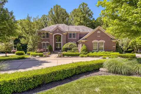 50575 Amberley Blvd, Canton, MI 48187
