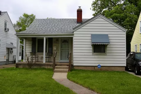 19741 Washtenaw St, Harper Woods, MI 48225