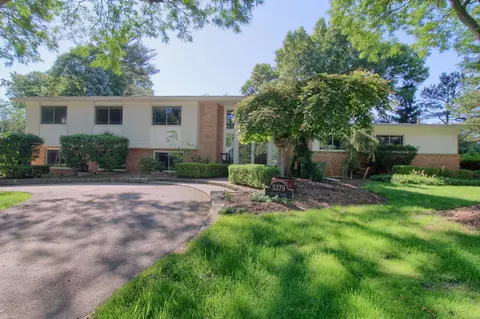 5379 Kellen Ln, Bloomfield Township, MI 48302