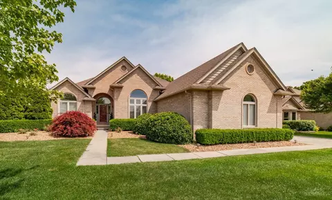 18535 Autumnwood Dr, Clinton Township, MI 48035