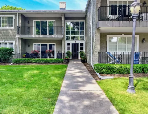 1115 N Old Woodward Ave #74, Birmingham, MI 48009