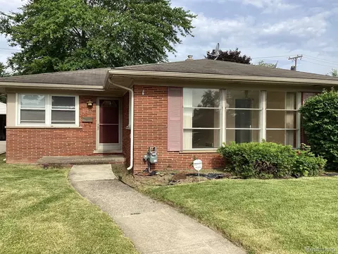 14237 Dixie, Redford, MI 48239