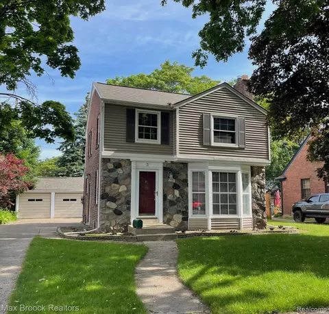 3 Sylvan Ave, Pleasant Ridge, MI 48069